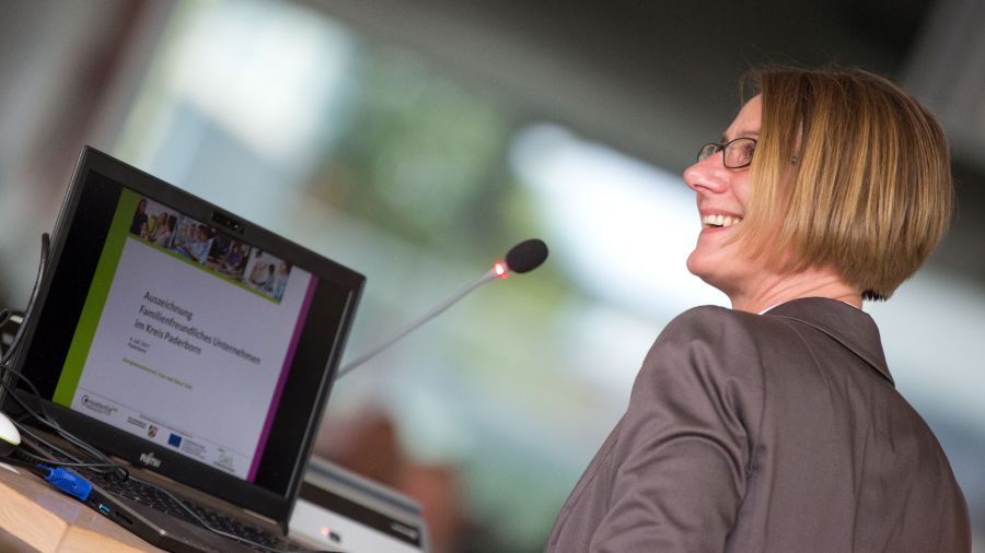 Auszeichnung Familienfreundliches Unternehmen im Kreis Paderborn (© Foto:Oliver Krato) Auszeichnung Familienfreundliches Unternehmen im Kreis Paderborn (© Foto:Oliver Krato)